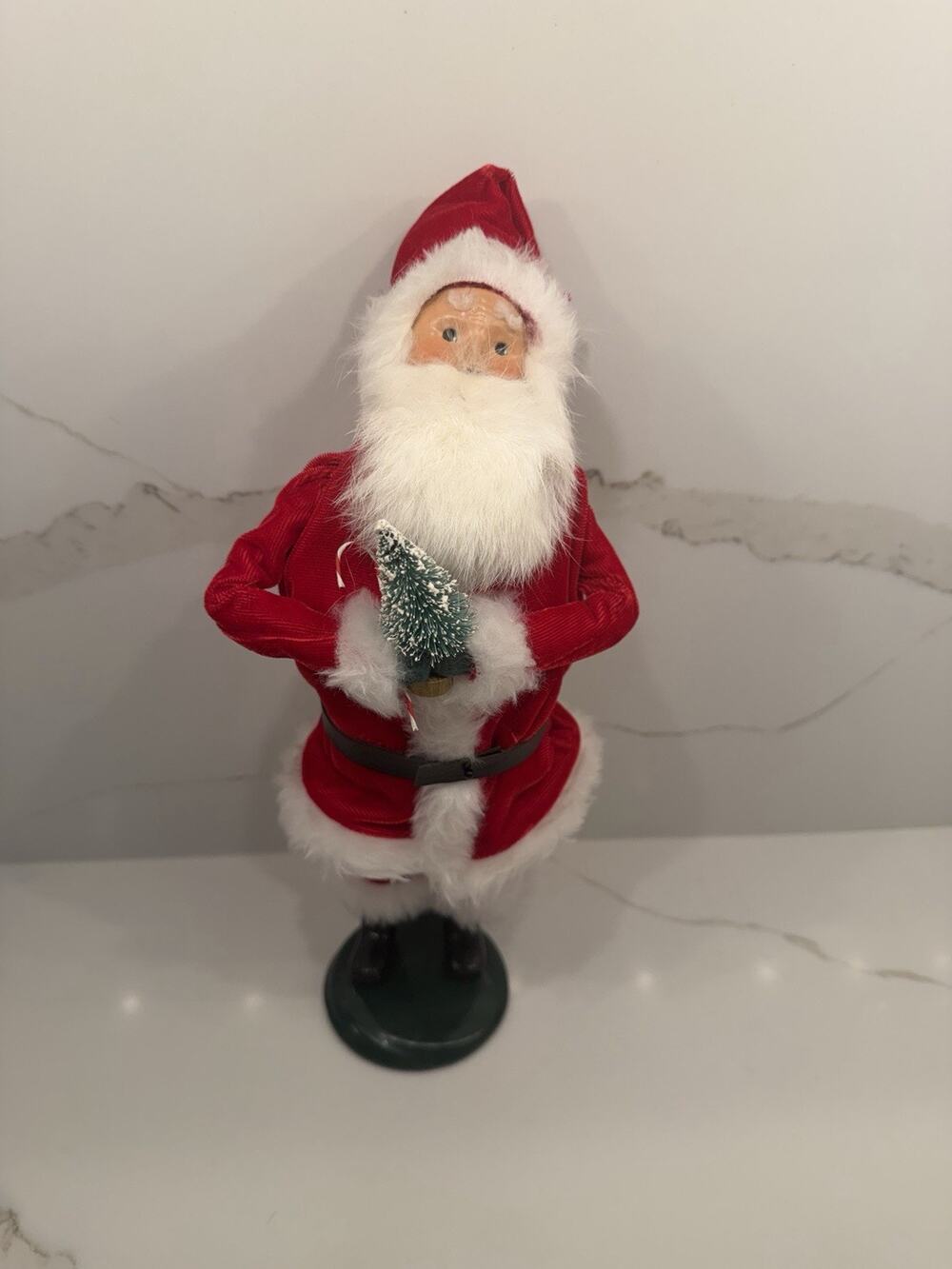 1992 Byers’ Choice Santa Caroler Holding Christmas Tree Red Suit Figurine USA